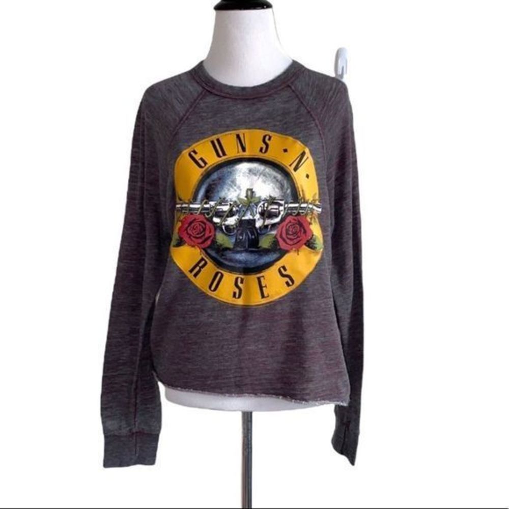 5/$30 🎈 Bravado Guns N Roses women’s small cropped long sleeved top